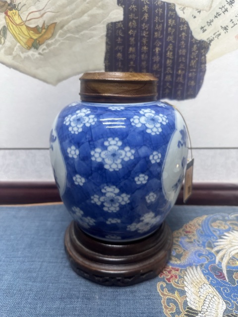 古玩陶瓷清康熙青花留白梅紋開光博古圖蓋罐 已走保真拍賣，當前價格12600元
