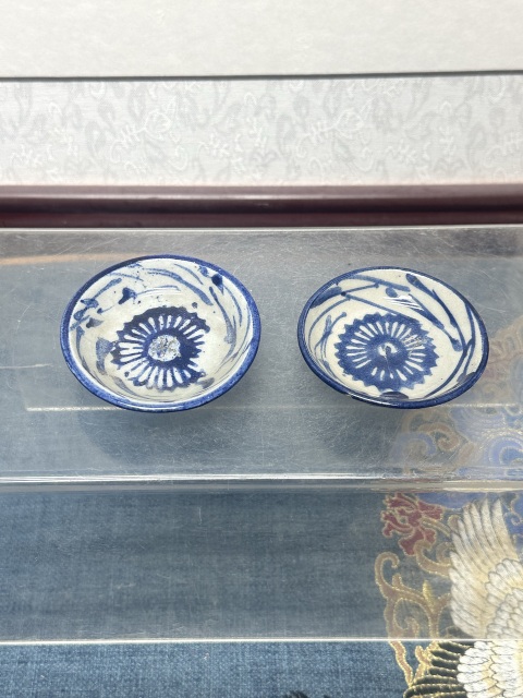 古玩陶瓷花卉紋青花碟拍賣(mài),當(dāng)前價(jià)格0元