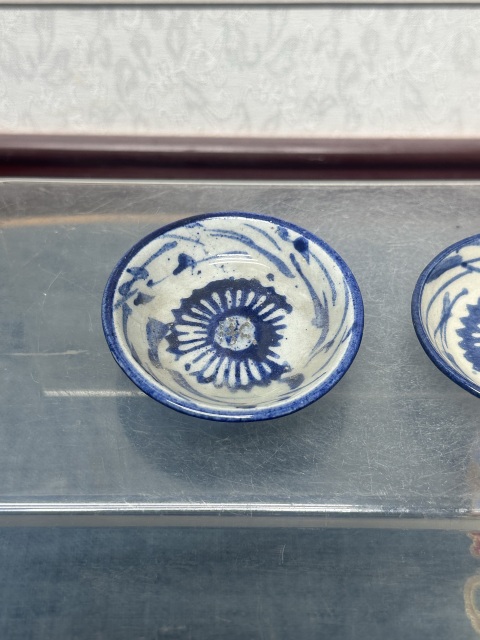 古玩陶瓷花卉紋青花碟拍賣(mài),當(dāng)前價(jià)格0元