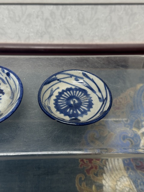 古玩陶瓷花卉紋青花碟拍賣(mài),當(dāng)前價(jià)格0元