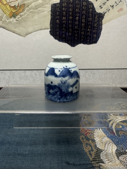 古玩陶瓷清中期精品山水紋青花水盂拍賣，當前價格1690元