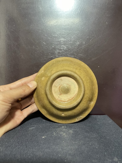 古玩陶瓷元龍泉青瓷黃釉撇口盤拍賣，當前價格3800元