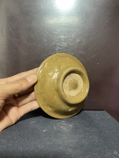 古玩陶瓷元龍泉青瓷黃釉撇口盤拍賣，當前價格3800元