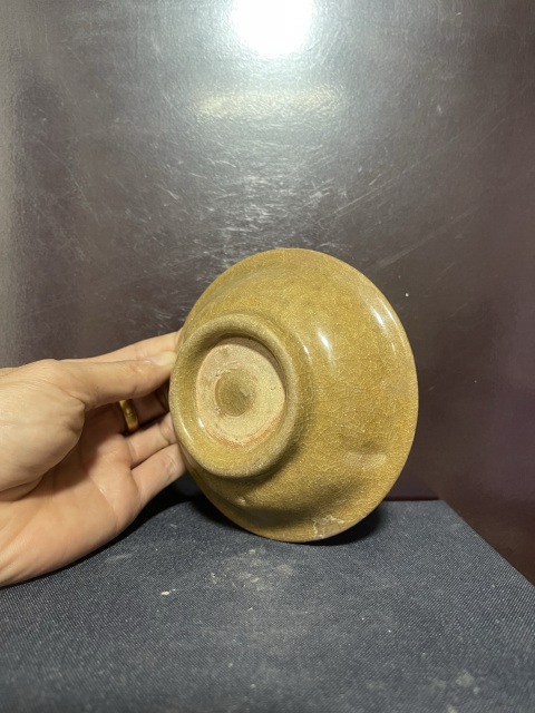 古玩陶瓷元龍泉青瓷黃釉撇口盤拍賣，當前價格3800元