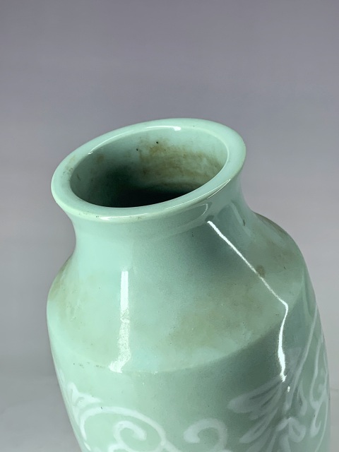 古玩陶瓷晚清·粉青釉加白花卉紋瓶拍賣,當前價格1288元