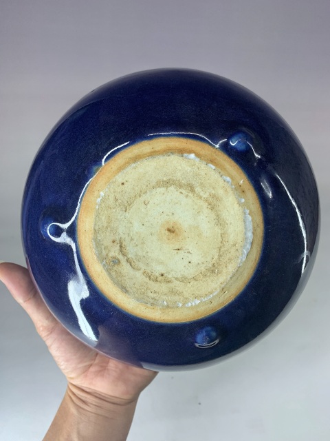 古玩陶瓷清中·霽藍釉三足爐拍賣,當前價格1000元