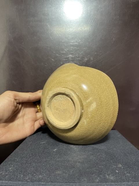 古玩陶瓷宋龍泉黃釉刻花碗拍賣，當(dāng)前價格1350元