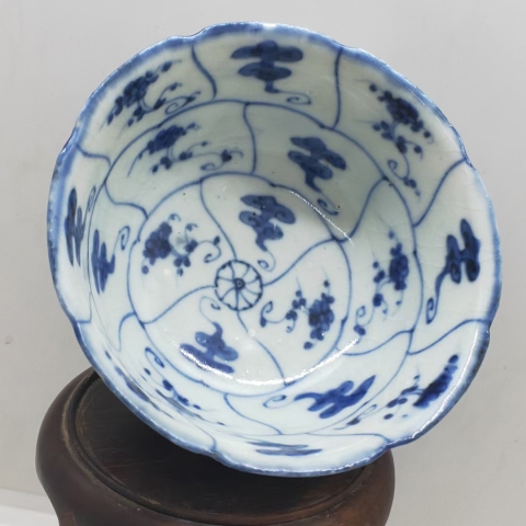 古玩陶瓷如意靈芝紋青花碗拍賣(mài)，當(dāng)前價(jià)格3700元
