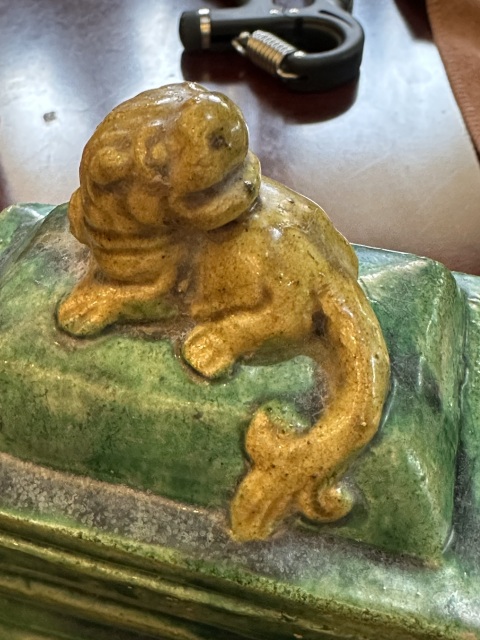 古玩陶瓷三彩爐拍賣，當(dāng)前價(jià)格19999元