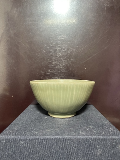 古玩陶瓷元龍泉刻仰蓮碗拍賣，當前價格5500元