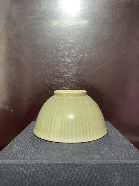 古玩陶瓷元龍泉刻仰蓮碗拍賣，當前價格5500元