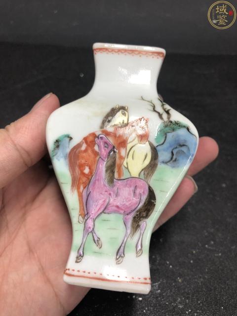 古玩陶瓷一把抓頂級細(xì)路粉彩八駿圖瓶拍賣,當(dāng)前價格3500元