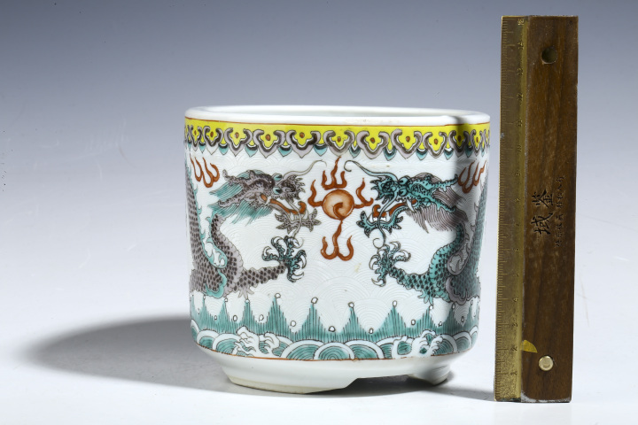 古玩陶瓷清末民初·粉彩雙龍戲珠紋筒式爐拍賣，當前價格6800元