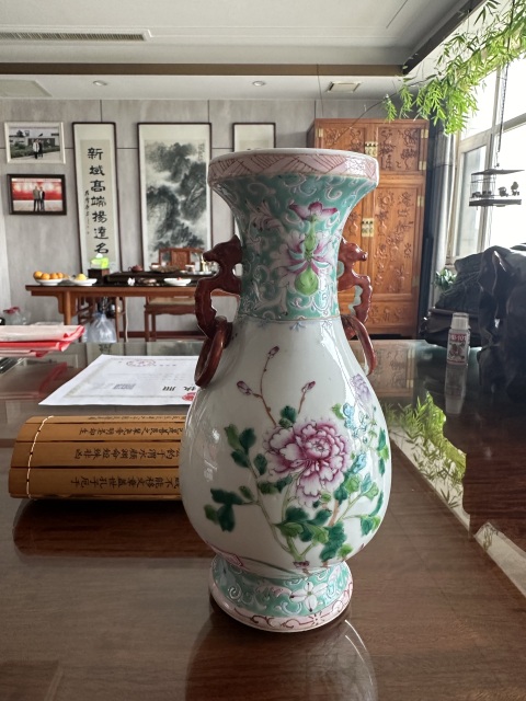 古玩陶瓷粉彩花卉紋盤口瓶拍賣，當前價格9800元