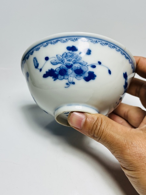 古玩陶瓷(官窯制品)精品收藏級青花花卉紋碗拍賣,當前價格8888元