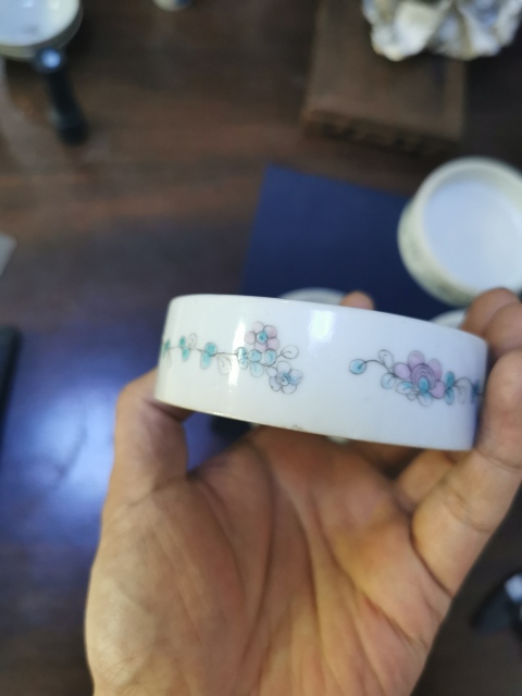 古玩陶瓷麒麟送子疊盒拍賣，當前價格999元