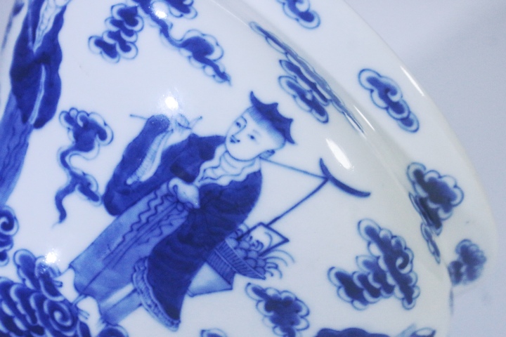 古玩陶瓷晚清·青花八仙人物馬蹄尊拍賣，當(dāng)前價(jià)格5500元