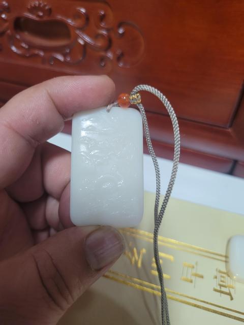 古玩玉器蘇工和田玉羊脂白玉雕“山水牌”拍賣，當前價格2200元