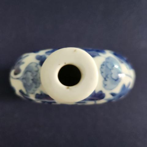 古玩陶瓷青花纏枝花卉紋鼻煙壺拍賣,當前價格4500元