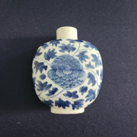 古玩陶瓷青花纏枝花卉紋鼻煙壺拍賣,當前價格4500元