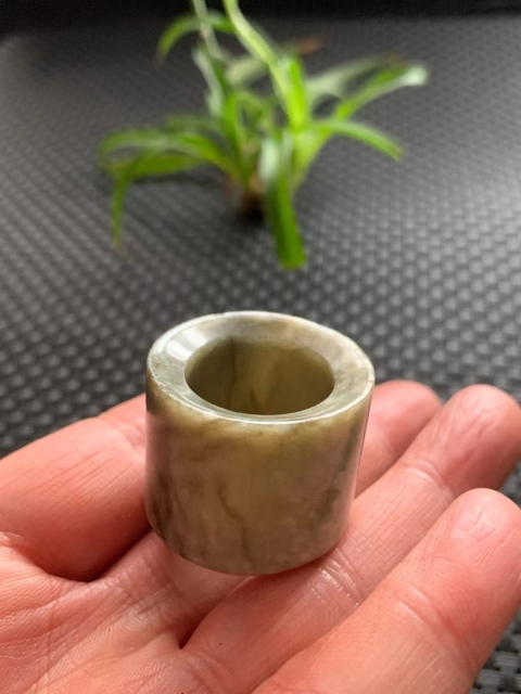 古玩玉器清代和田玉雕“素紋扳指”拍賣,當前價格3000元