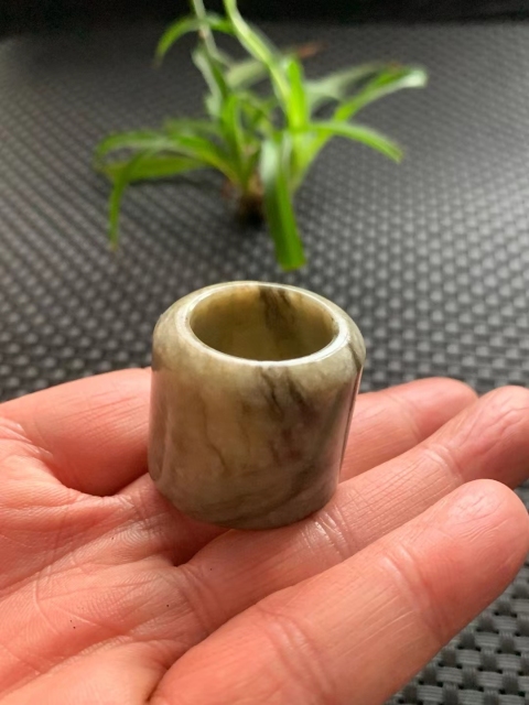 古玩玉器清代和田玉雕“素紋扳指”拍賣,當前價格3000元