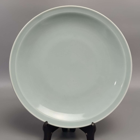 古玩陶瓷民國冬青釉30+大盤拍賣，當前價格2400元