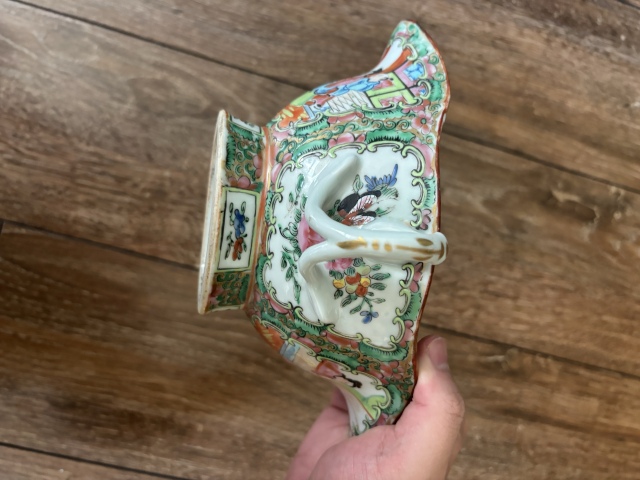 古玩陶瓷廣彩人物故事紋雙耳杯拍賣，當前價格2300元