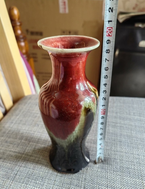 古玩陶瓷晚清時期三羊開泰觀音瓶拍賣,當前價格9800元