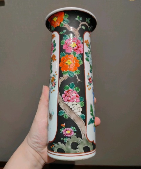 古玩陶瓷民國 墨地粉彩花鳥紋花觚拍賣，當前價格8600元