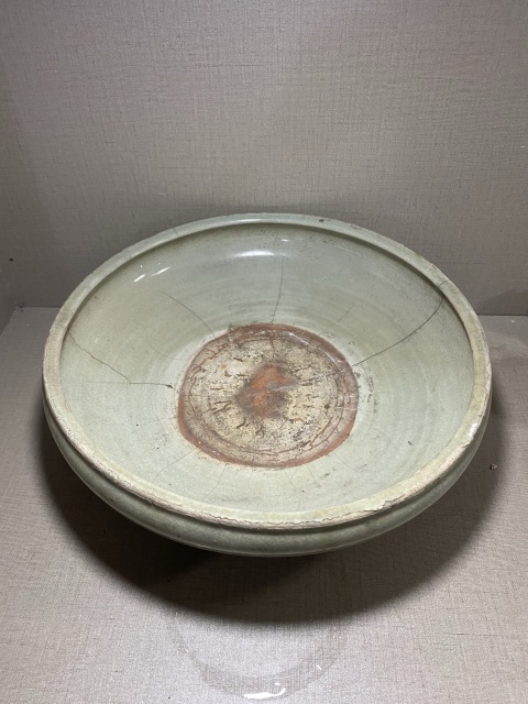 古玩陶瓷龍泉青瓷三足爐拍賣,當前價格1200元