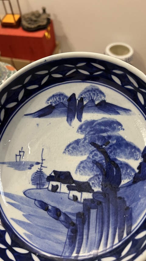 古玩陶瓷清末山水紋青花盤拍賣，當(dāng)前價(jià)格299元
