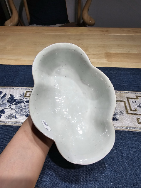 古玩陶瓷御窯大師戴裕成款博古圖海棠貢盤拍賣，當前價格2650元