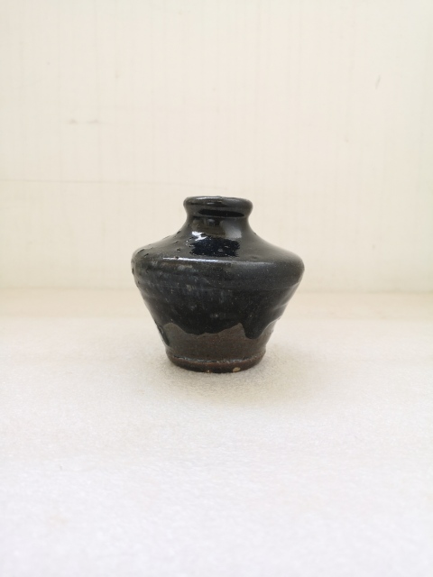 古玩陶瓷黑釉瓶拍賣(mài),當(dāng)前價(jià)格550元