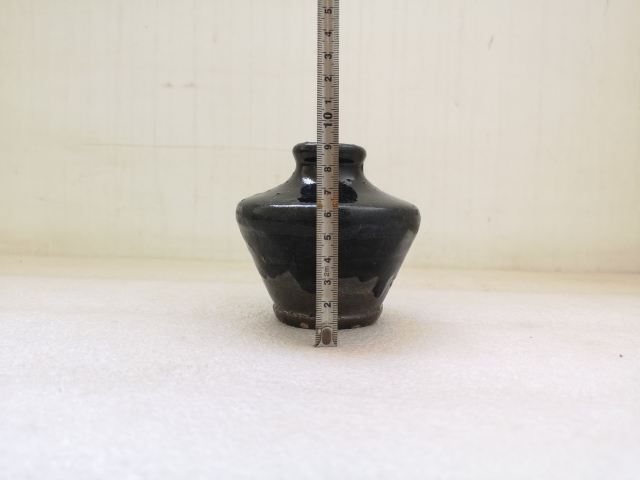 古玩陶瓷黑釉瓶拍賣(mài),當(dāng)前價(jià)格550元
