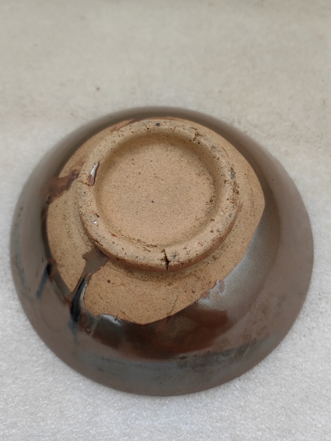 古玩陶瓷清早期褐釉碗拍賣，當(dāng)前價(jià)格198元