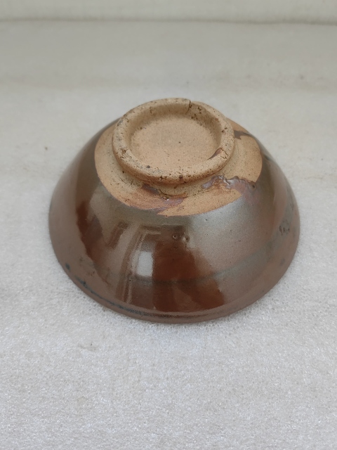 古玩陶瓷清早期褐釉碗拍賣，當(dāng)前價(jià)格198元