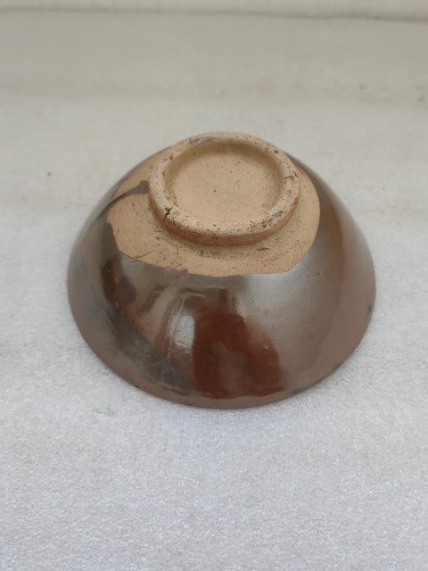 古玩陶瓷清早期褐釉碗拍賣，當(dāng)前價(jià)格198元