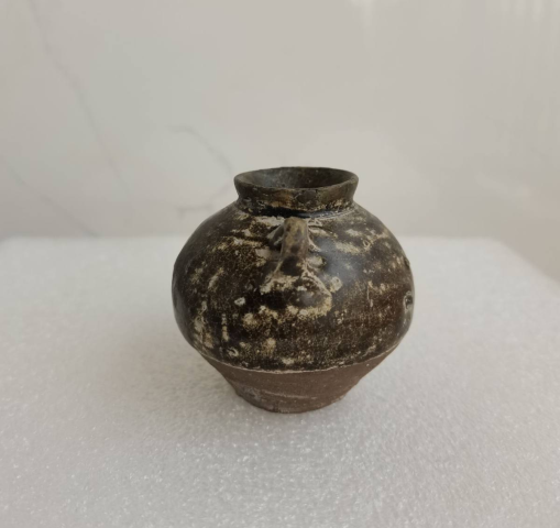 古玩陶瓷德清窯褐釉雙系罐拍賣,當前價格0元