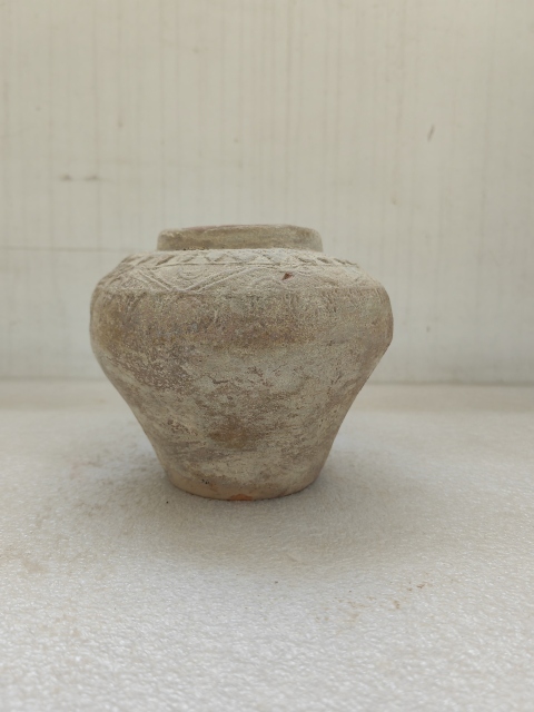 古玩陶瓷黃釉罐拍賣,當(dāng)前價(jià)格850元
