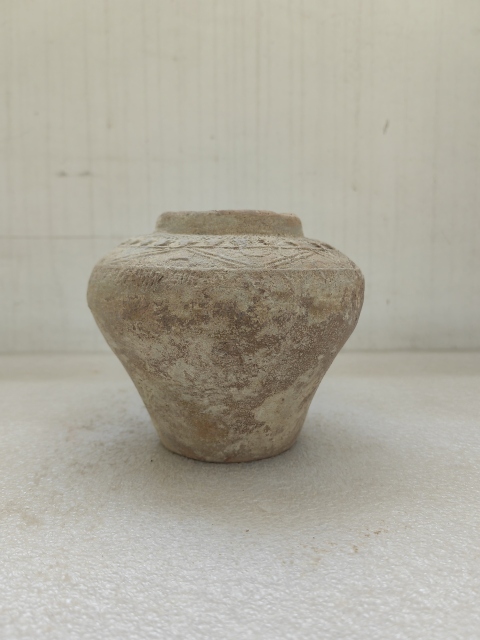古玩陶瓷黃釉罐拍賣,當(dāng)前價(jià)格850元