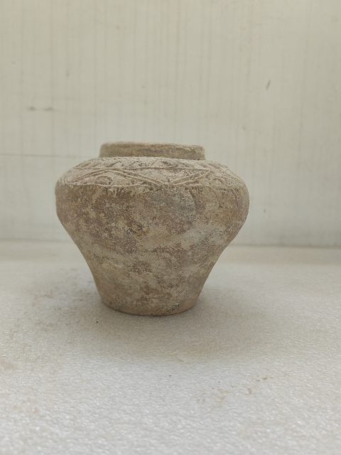古玩陶瓷黃釉罐拍賣,當(dāng)前價(jià)格850元