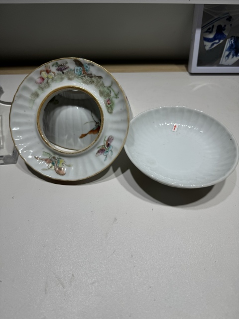 古玩陶瓷光緒·粉彩蝶戀花紋蓋碗拍賣，當前價格2980元