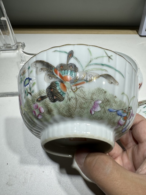 古玩陶瓷粉彩蝶戀花紋蓋碗拍賣,當前價格2980元