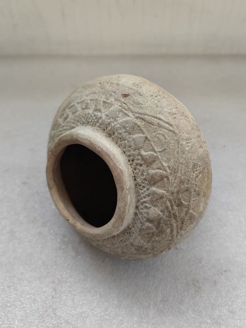 古玩陶瓷黃釉罐拍賣,當(dāng)前價(jià)格850元