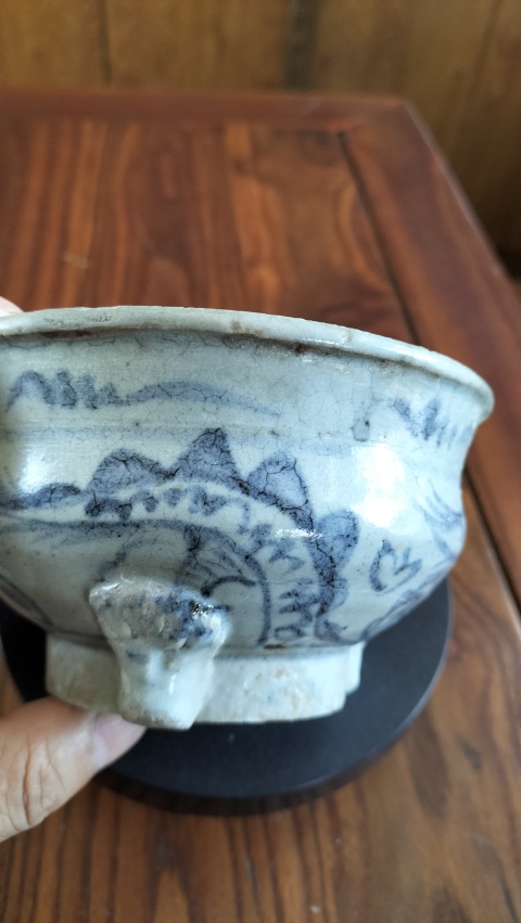 古玩陶瓷明末清初.青花雙龍戲珠紋過渡期三足爐1600拍賣，當前價格1600元