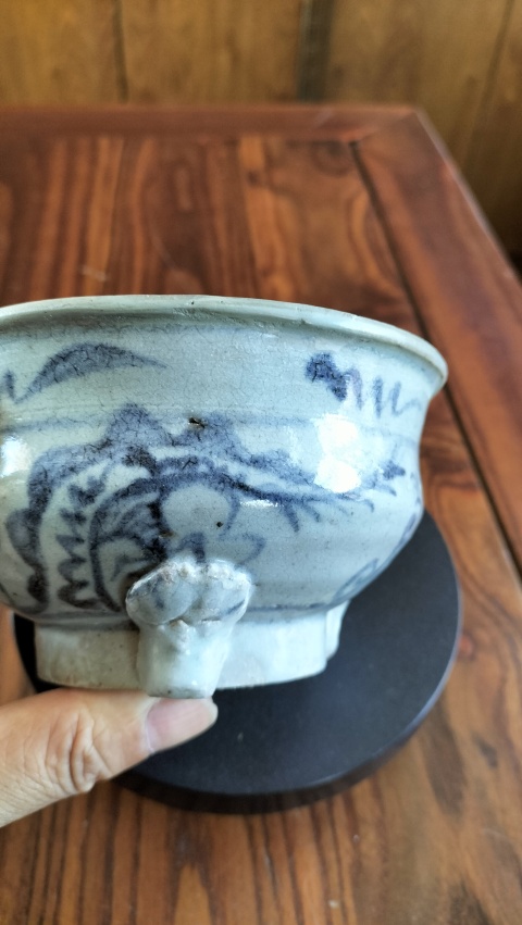 古玩陶瓷明末清初.青花雙龍戲珠紋過渡期三足爐1600拍賣，當前價格1600元