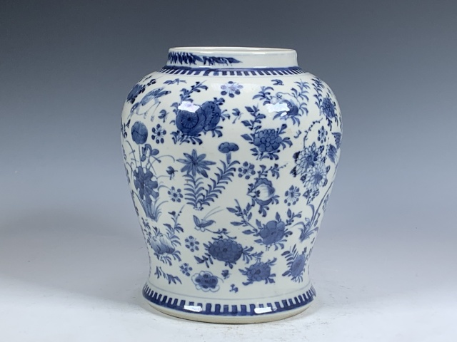 古玩陶瓷清晚期·青花花鳥紋罐拍賣，當前價格4680元
