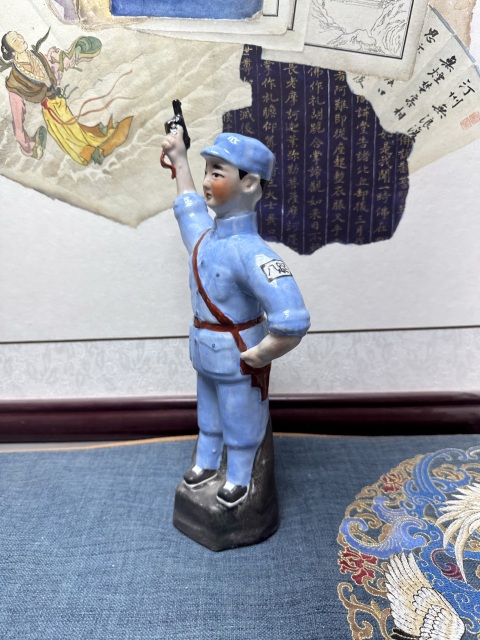 古玩陶瓷文革精品人物塑像拍賣,當前價格690元