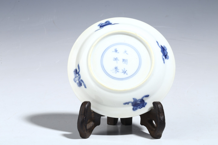 古玩陶瓷清康熙·青花三娘教子紋折沿小盤拍賣，當前價格2880元